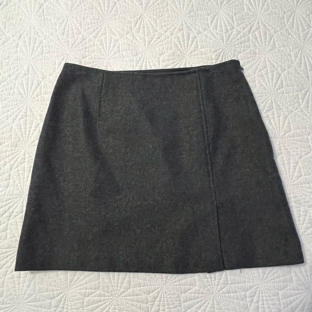 🌻SALE 5/$50 or 10/$75🌻 EXPRESS Gray Wool Mini Skirt Size 1/2